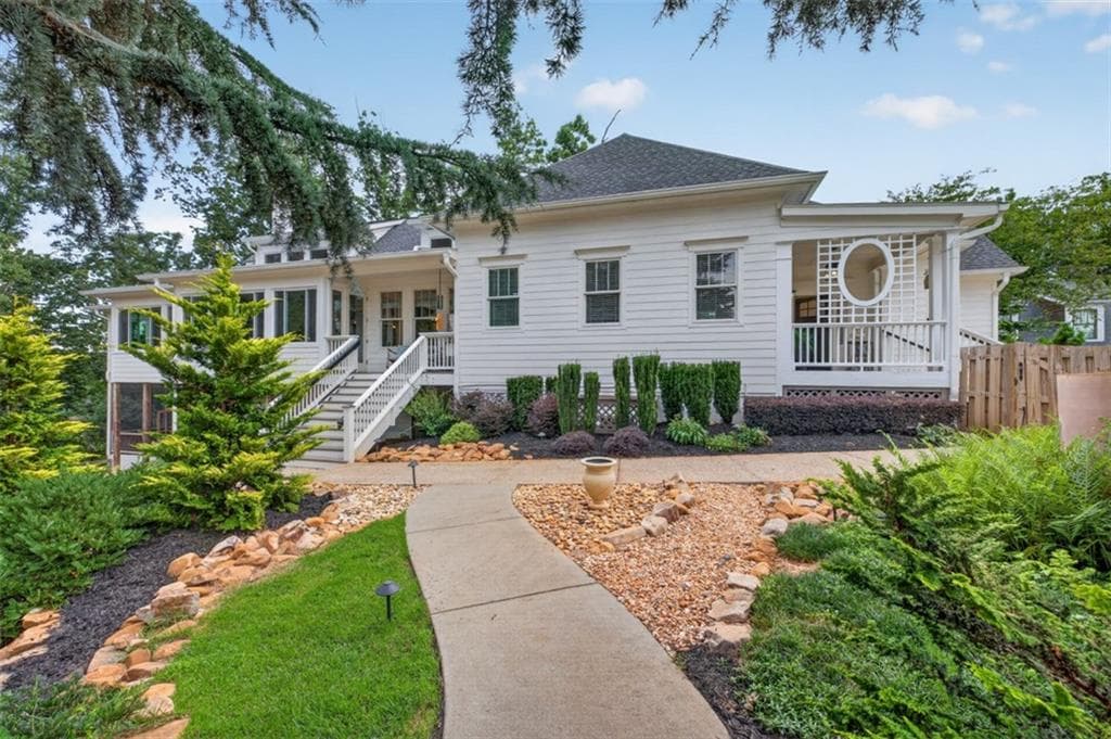 4 bedroom, 4 bathroom, 6,831 sq ft single family residence for sale at 5960 Nachoochee Trail, Flowery Branch, GA 30542 — photo 3