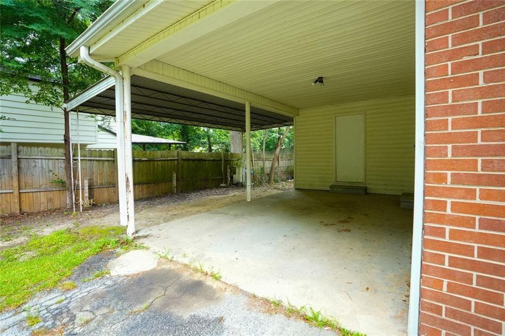 3 bedroom, 1 bathroom, 962 sq ft single family residence for sale at 7598 Connell Drive, Jonesboro, GA 30236 — photo 3