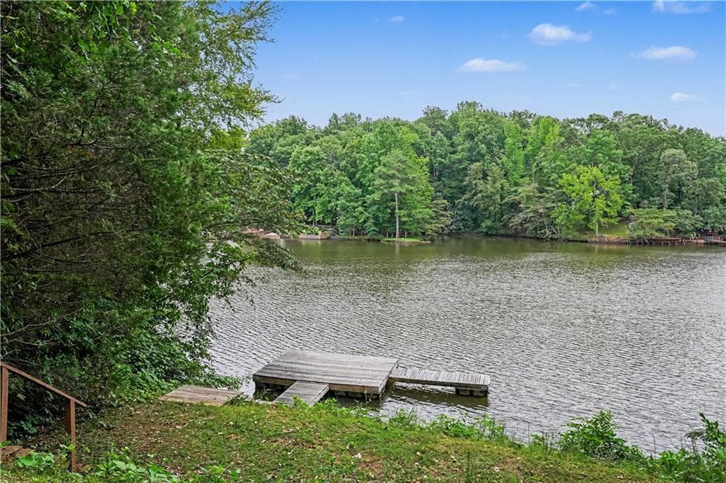 3 bedroom, 3 bathroom, 2,683 sq ft single family residence for sale at 2188 Highway 36, Jackson, GA 30233 — photo 4
