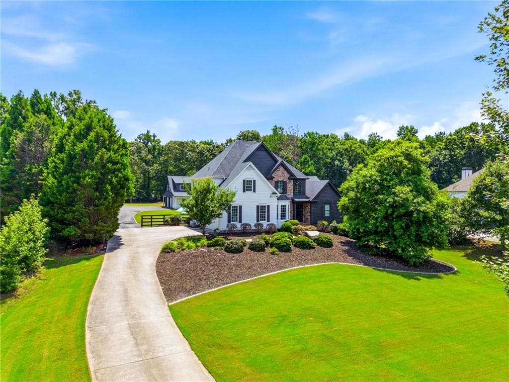 8 bedroom, 6 bathroom, 6,240 sq ft single family residence for sale at 124 Savanna Estates Drive, Canton, GA 30115 — photo 6