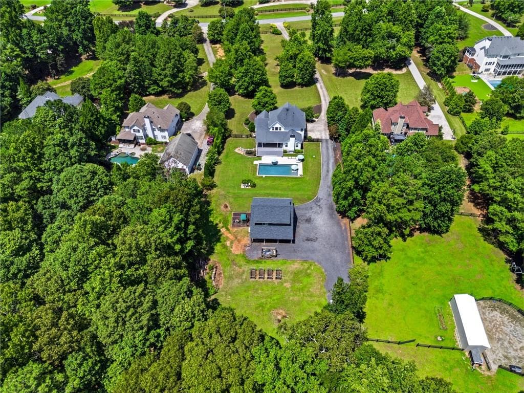 8 bedroom, 6 bathroom, 6,240 sq ft single family residence for sale at 124 Savanna Estates Drive, Canton, GA 30115 — photo 10