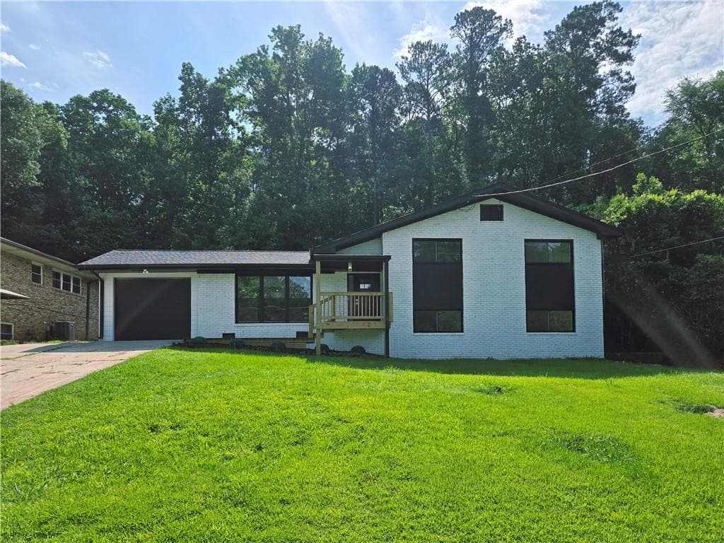 4 bedroom, 3 bathroom, 2,008 sq ft single family residence for sale at 2400 Glenrock Drive, Decatur, GA 30032 — photo 1 of 43