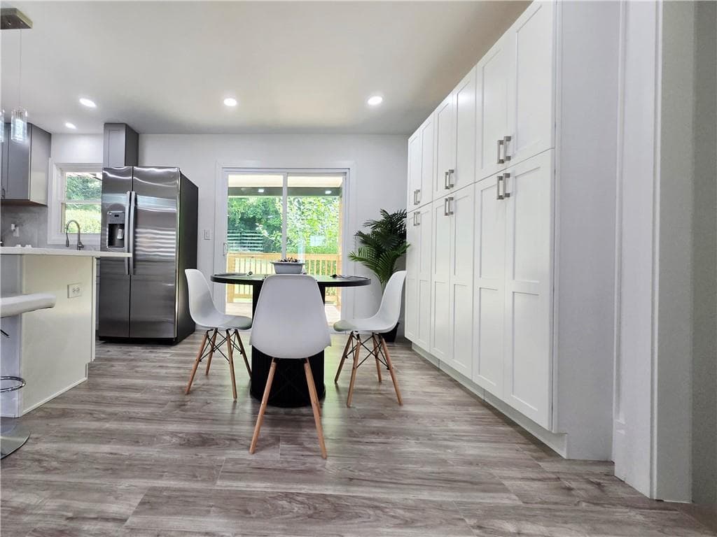 4 bedroom, 3 bathroom, 2,008 sq ft single family residence for sale at 2400 Glenrock Drive, Decatur, GA 30032 — photo 9