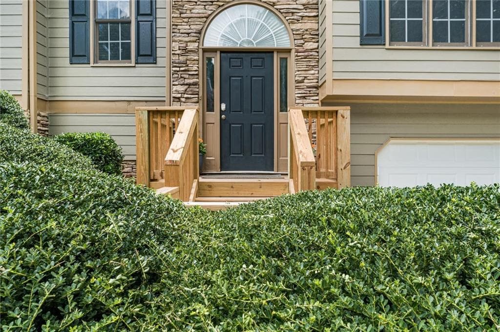 5 bedroom, 4 bathroom, 3,254 sq ft single family residence for sale at 200 Brookhaven Place, Canton, GA 30114 — photo 6