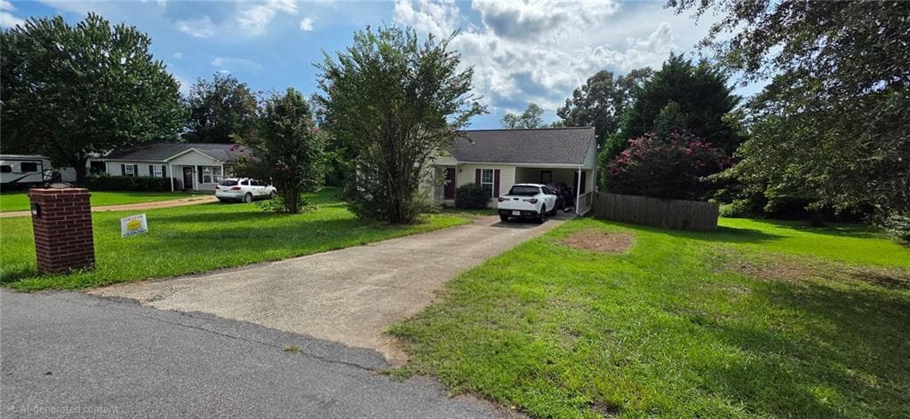 3 bedroom, 2 bathroom, 1,074 sq ft single family residence for rent at 5831 Fieldstone Court, Clermont, GA 30527 for $1,720 a month — photo 2