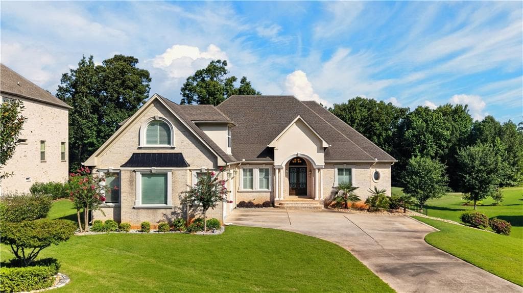 6 bedroom, 6 bathroom, 3,494 sq ft single family residence for sale at 2308 Braunsroth Lane, Hampton, GA 30228 — photo 2