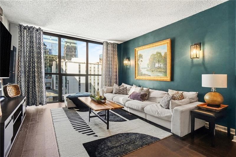 1 bedroom, 1 bathroom, 625 sq ft condominium for sale at 1280 W Peachtree Street 1513, Atlanta, GA 30309 — photo 2