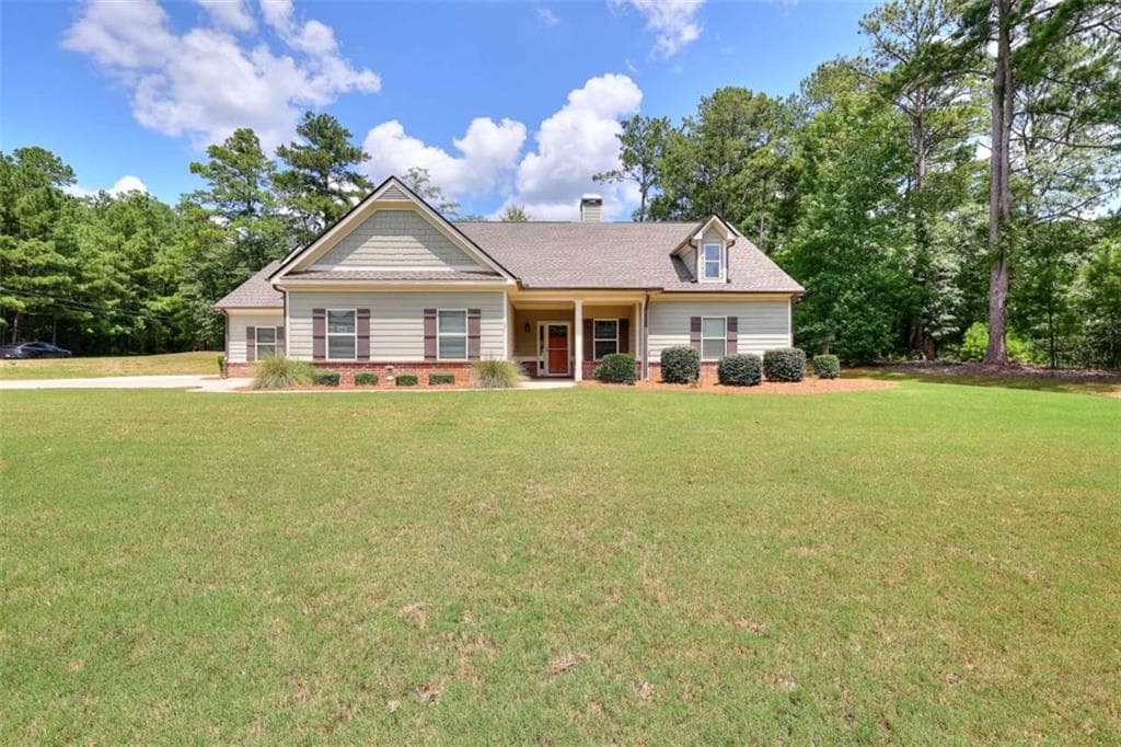 4 bedroom, 3 bathroom, 2,291 sq ft single family residence for sale at 1414 Maple Cove Lane, Loganville, GA 30052 — photo 4