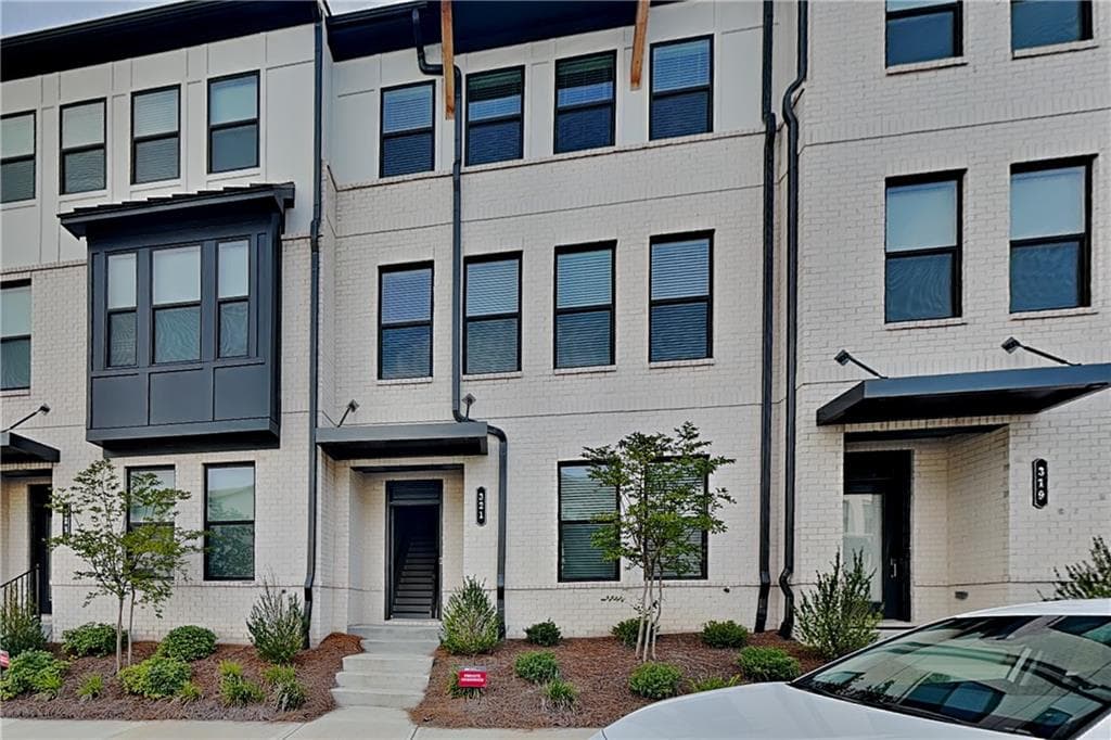 4 bedroom, 4 bathroom, 2,314 sq ft townhouse for rent at 321 Sammon Way, Lawrenceville, GA 30046 for $2,595 a month — photo 3