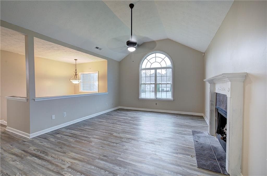 4 bedroom, 2 bathroom, 1,832 sq ft single family residence under contract at 258 Hunters Crossing, Calhoun, GA 30701 — photo 4