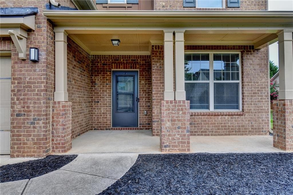 4 bedroom, 3 bathroom, 2,250 sq ft single family residence under contract at 515 Creekshire Circle, Canton, GA 30115 — photo 2