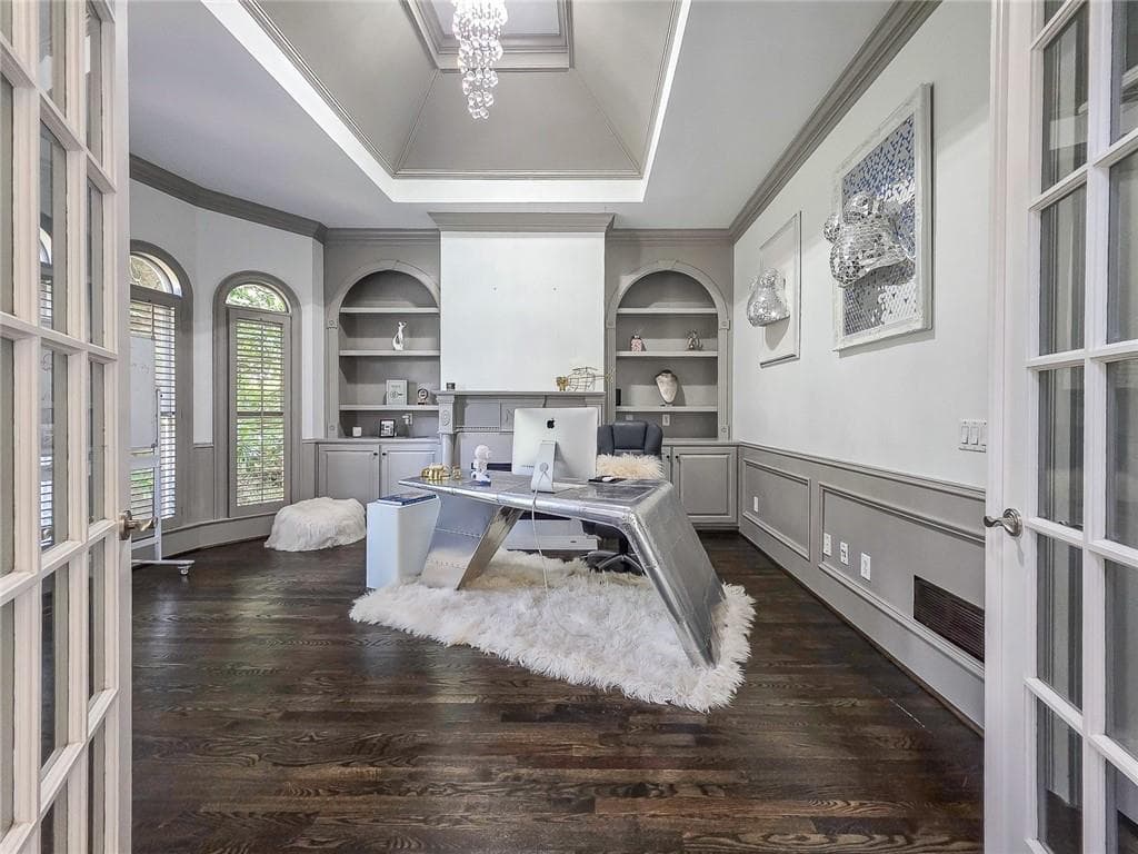 7 bedroom, 8 bathroom, 9,719 sq ft single family residence for sale at 8190 Nesbit Ferry Road, Sandy Springs, GA 30350 — photo 9