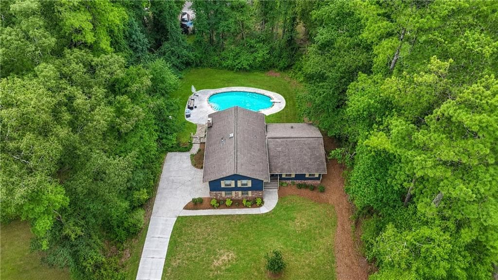 5 bedroom, 4 bathroom, 2,781 sq ft single family residence under contract at 2711 Georgian Court, Marietta, GA 30068