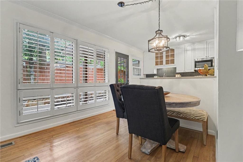 3 bedroom, 2 bathroom, 1,241 sq ft single family residence for sale at 2065 Plantation Lane, Atlanta, GA 30341 — photo 6