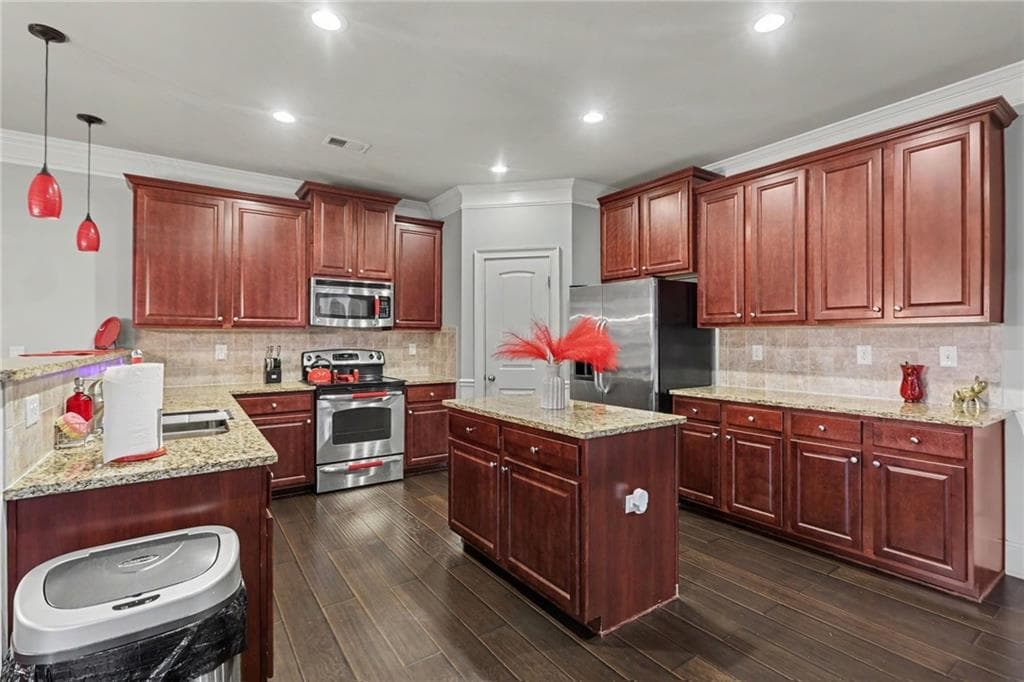 6 bedroom, 5 bathroom, 6,159 sq ft single family residence for sale at 3808 Gage Court, Douglasville, GA 30135 — photo 3