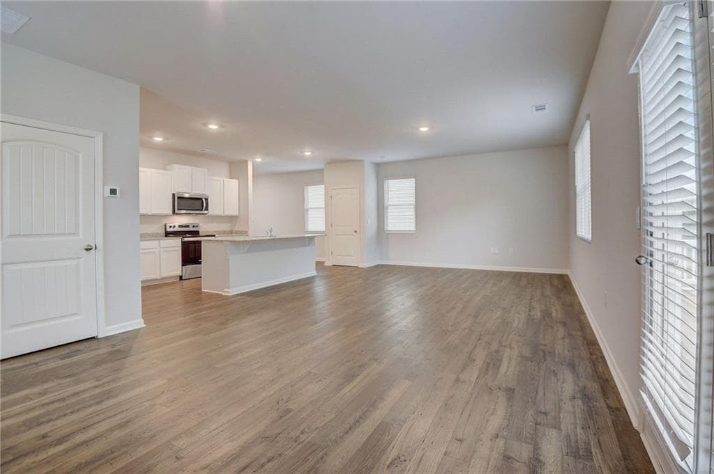 4 bedroom, 3 bathroom, 2,174 sq ft single family residence for rent at 88 Shadwood Place, Dawsonville, GA 30534 for $2,300 a month — photo 4