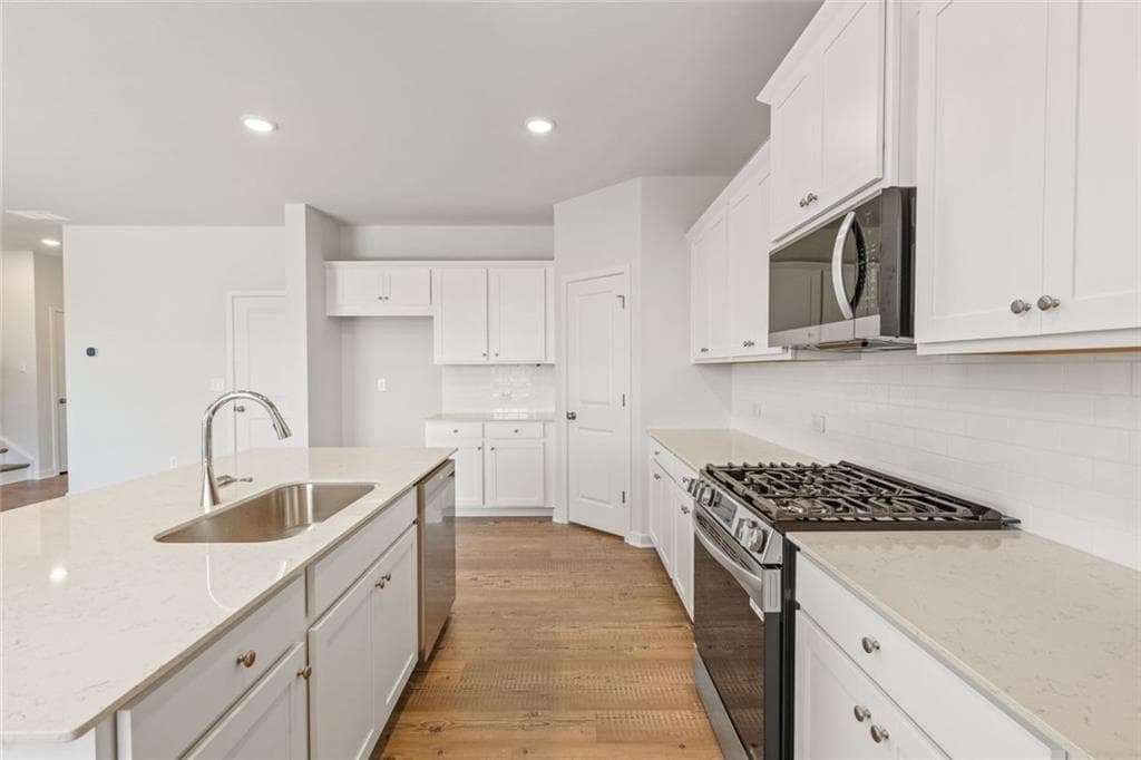 5 bedroom, 4 bathroom, 2,774 sq ft single family residence for sale at 549 Baynes Court, Mcdonough, GA 30253 — photo 7