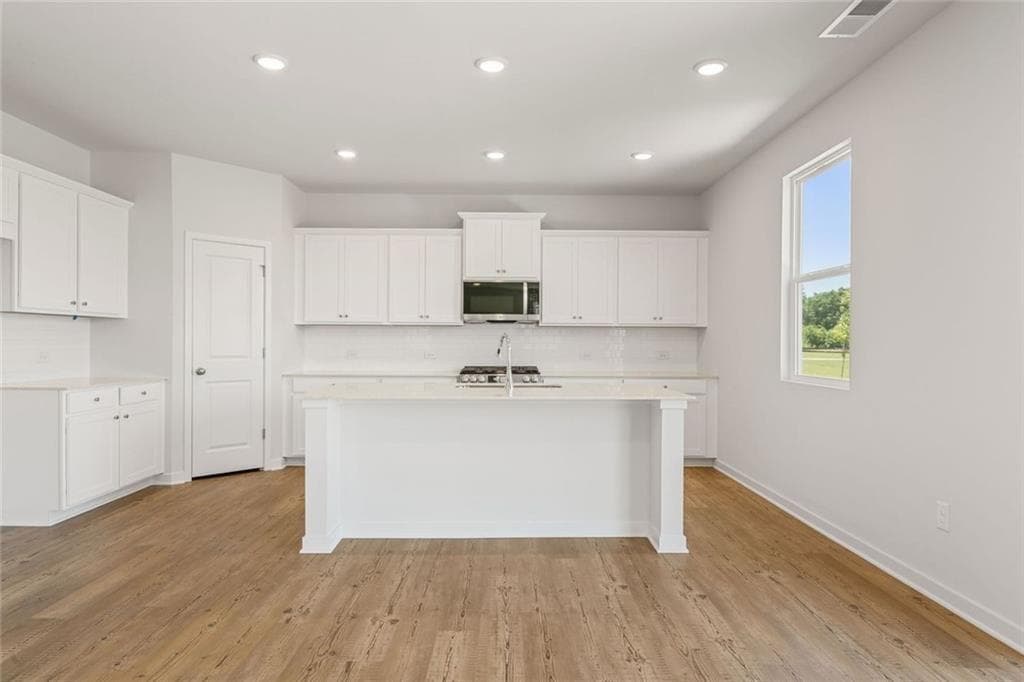 5 bedroom, 4 bathroom, 2,774 sq ft single family residence for sale at 549 Baynes Court, Mcdonough, GA 30253 — photo 8