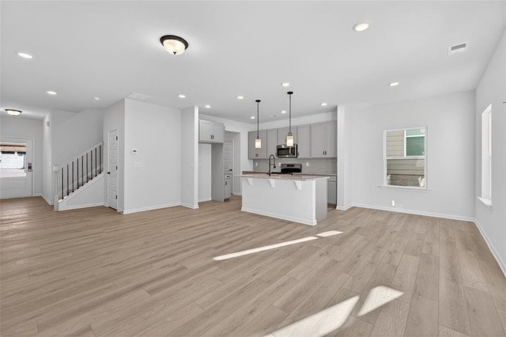 3 bedroom, 3 bathroom, 1,806 sq ft townhouse for sale at 320 Rainer Lane 48, Auburn, GA 30011 — photo 7
