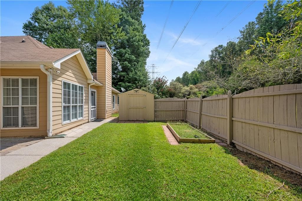 4 bedroom, 2 bathroom, 1,825 sq ft single family residence for rent at 6375 Seymour Place, Acworth, GA 30101 for $2,500 a month — photo 2