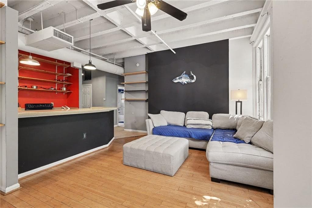 2 bedroom, 2 bathroom, 954 sq ft condominium for sale at 32 Peachtree Street 307, Atlanta, GA 30303 — photo 3