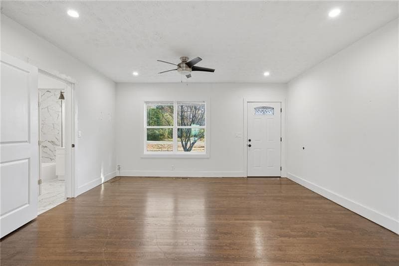 2 bedroom, 2 bathroom, 996 sq ft single family residence under contract at 303 Glen Iris Drive, Monroe, GA 30655 — photo 9