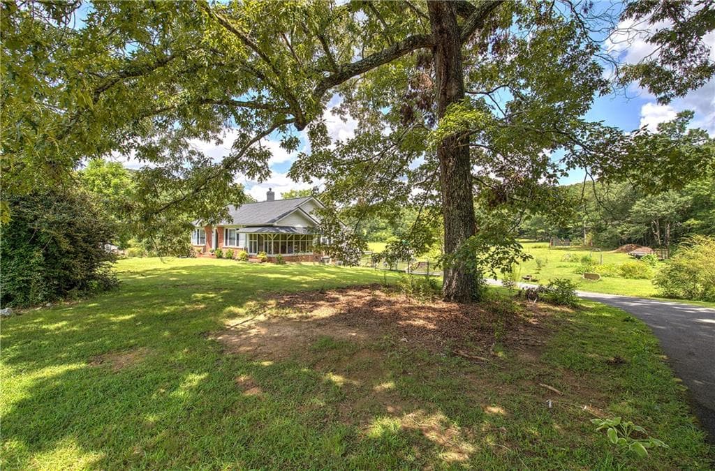 4 bedroom, 3 bathroom, 1,880 sq ft single family residence for sale at 2135 Bellview Road, Rockmart, GA 30153 — photo 3