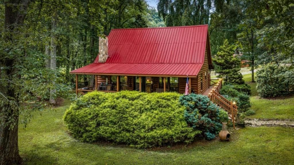 2 bedroom, 2 bathroom, 1,284 sq ft single family residence for sale at 224 Dusty Bryson Drive, Suches, GA 30572 — photo 6