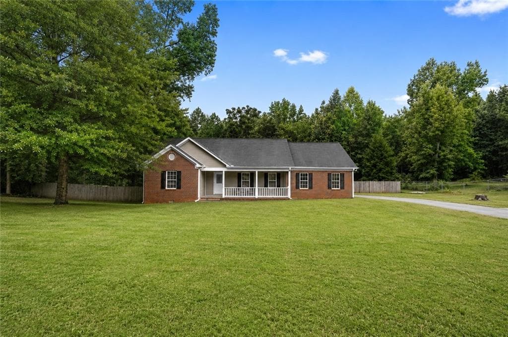3 bedroom, 2 bathroom, 1,522 sq ft single family residence under contract at 1740 Brushcreek Drive, Monroe, GA 30655