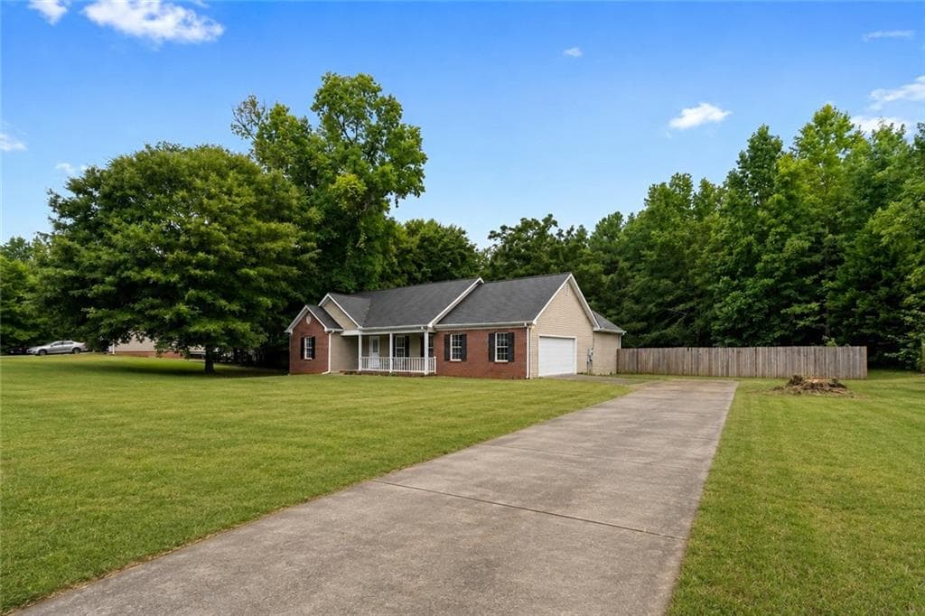 3 bedroom, 2 bathroom, 1,522 sq ft single family residence under contract at 1740 Brushcreek Drive, Monroe, GA 30655 — photo 2