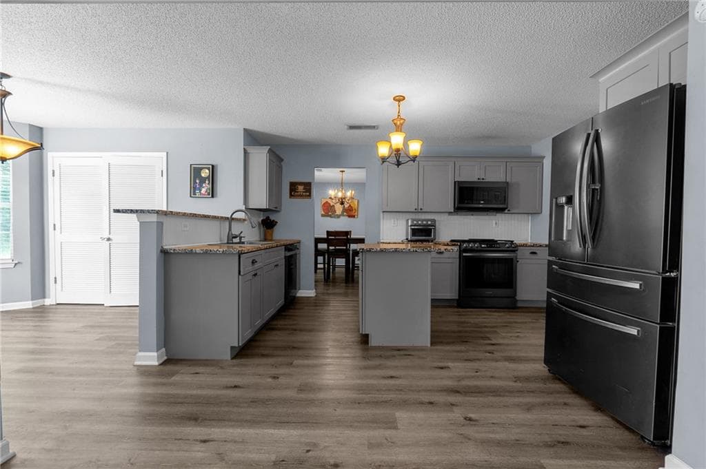 4 bedroom, 3 bathroom, 2,819 sq ft single family residence under contract at 322 Silverleaf Lane, Dallas, GA 30157 — photo 2