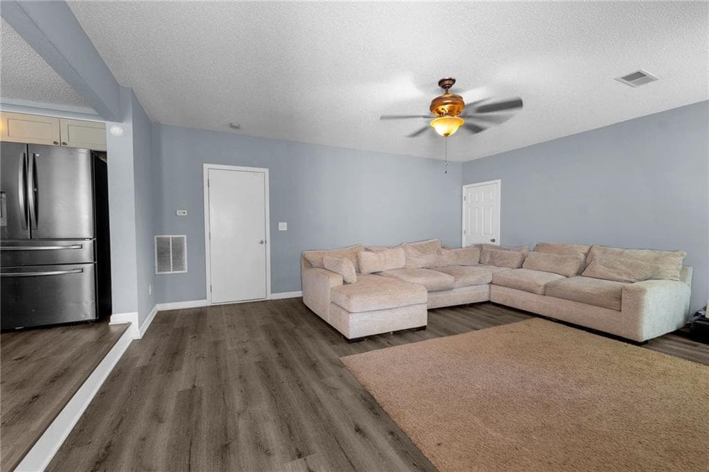4 bedroom, 3 bathroom, 2,819 sq ft single family residence under contract at 322 Silverleaf Lane, Dallas, GA 30157 — photo 8