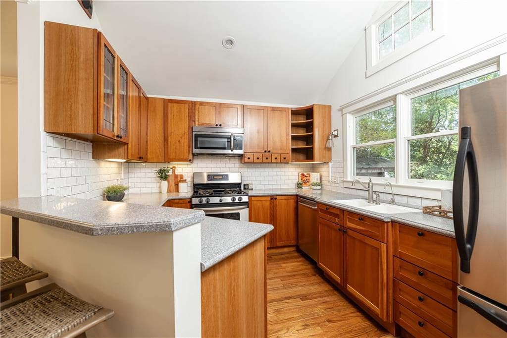 2 bedroom, 3 bathroom, 1,161 sq ft single family residence for sale at 152 Murray Hill Avenue, Atlanta, GA 30317 — photo 9