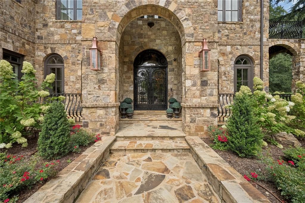 6 bedroom, 8 bathroom, 12,357 sq ft single family residence for sale at 4320 Lakehaven Drive, Atlanta, GA 30319 — photo 3