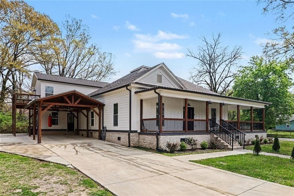 5 bedroom, 3 bathroom, 2,585 sq ft single family residence for sale at 417 Pennington Avenue, Rome, GA 30161 — photo 2