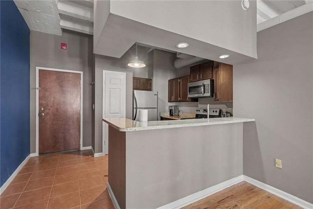 1 bedroom, 1 bathroom, 586 sq ft condominium for sale at 32 Peachtree Street 1405, Atlanta, GA 30303 — photo 10