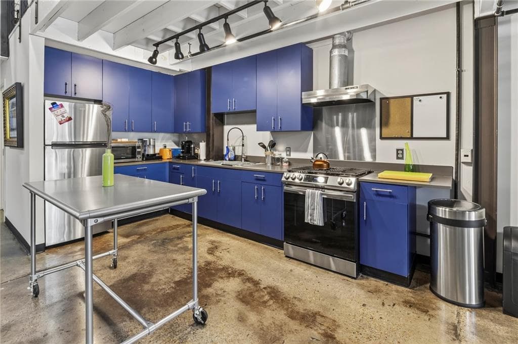 1 bedroom, 1 bathroom, 2,069 sq ft condominium for sale at 887 W Marietta Street S105, Atlanta, GA 30318 — photo 5