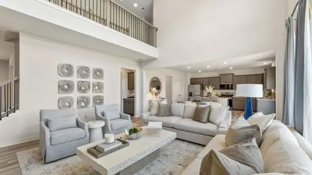 5 bedroom, 3 bathroom, 2,987 sq ft single family residence under contract at 5594 Rosehall Place, Atlanta, GA 30349 — photo 2