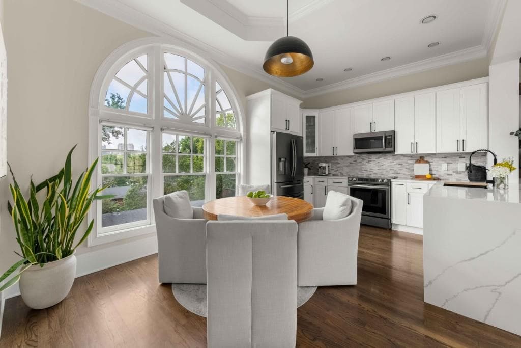 2 bedroom, 3 bathroom, 1,910 sq ft townhouse under contract at 3541 Roswell Road 9, Atlanta, GA 30305 — photo 6