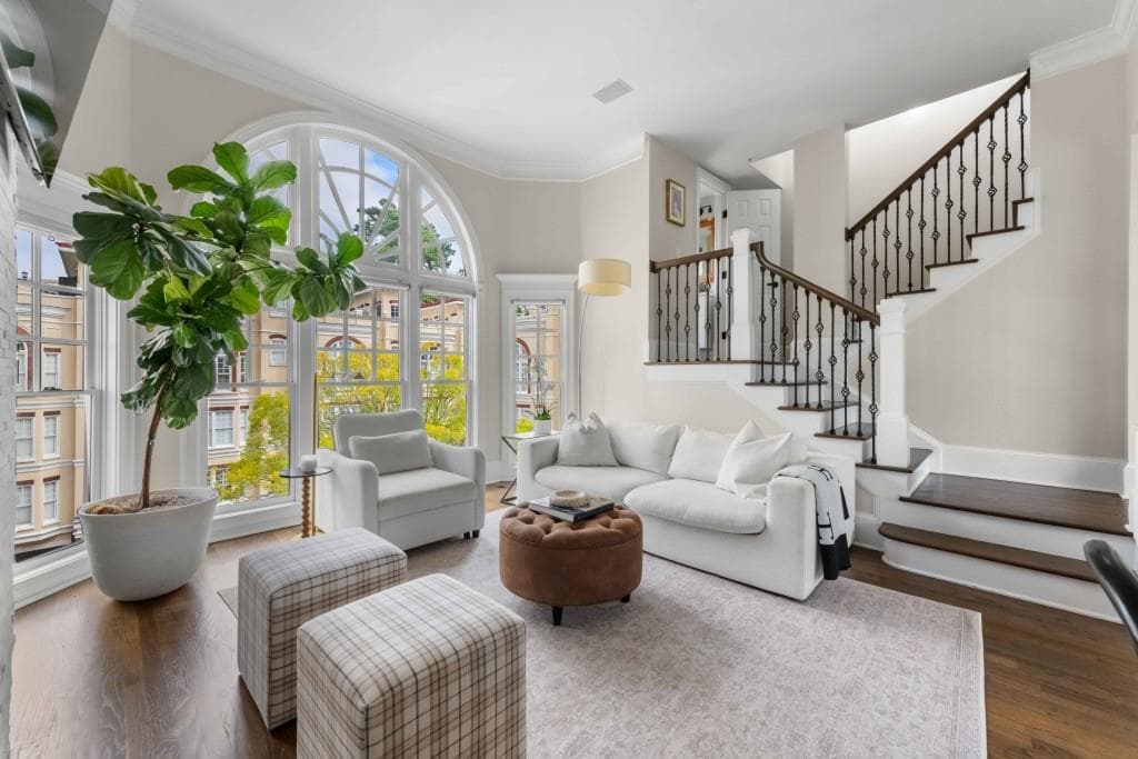 2 bedroom, 3 bathroom, 1,910 sq ft townhouse under contract at 3541 Roswell Road 9, Atlanta, GA 30305 — photo 9