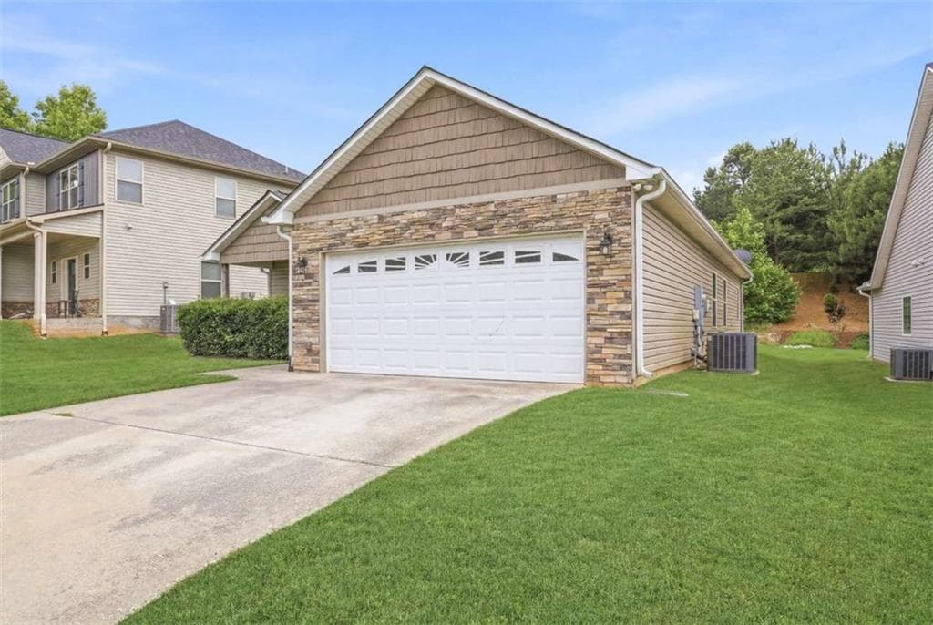 3 bedroom, 2 bathroom, 1,288 sq ft single family residence under contract at 540 Highland Pointe Drive, Alto, GA 30510 — photo 3
