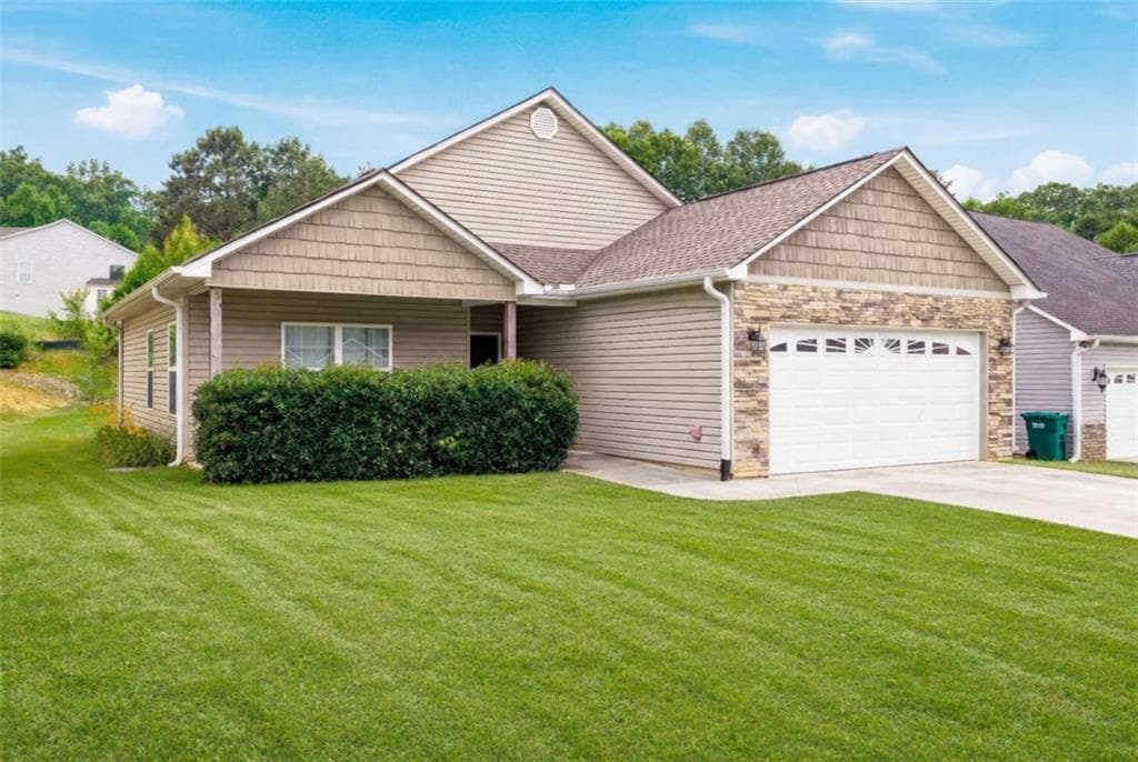3 bedroom, 2 bathroom, 1,288 sq ft single family residence under contract at 540 Highland Pointe Drive, Alto, GA 30510 — photo 4