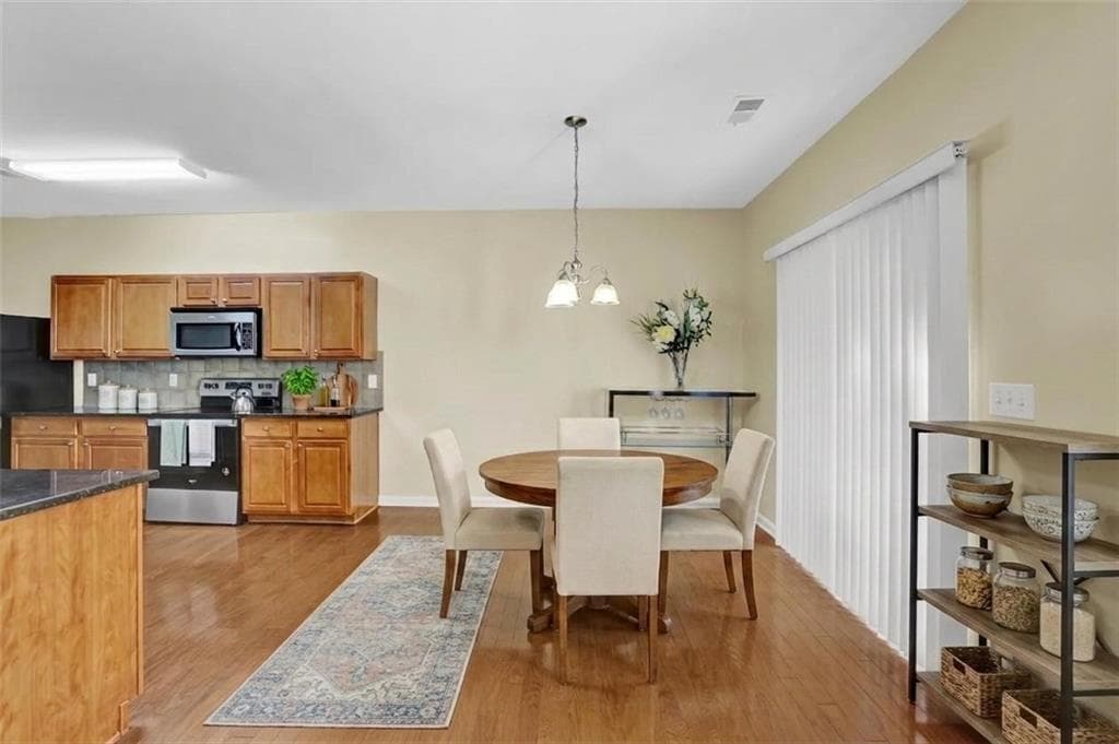3 bedroom, 3 bathroom, 1,834 sq ft townhouse for sale at 6286 Spring Knoll Court, Tucker, GA 30084 — photo 5