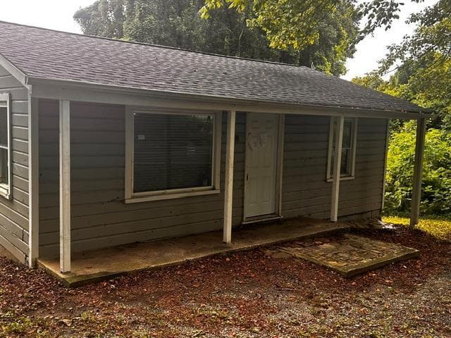 2 bedroom, 1 bathroom, 672 sq ft single family residence for sale at 2742 Camp Road, Jasper, GA 30143 — photo 2
