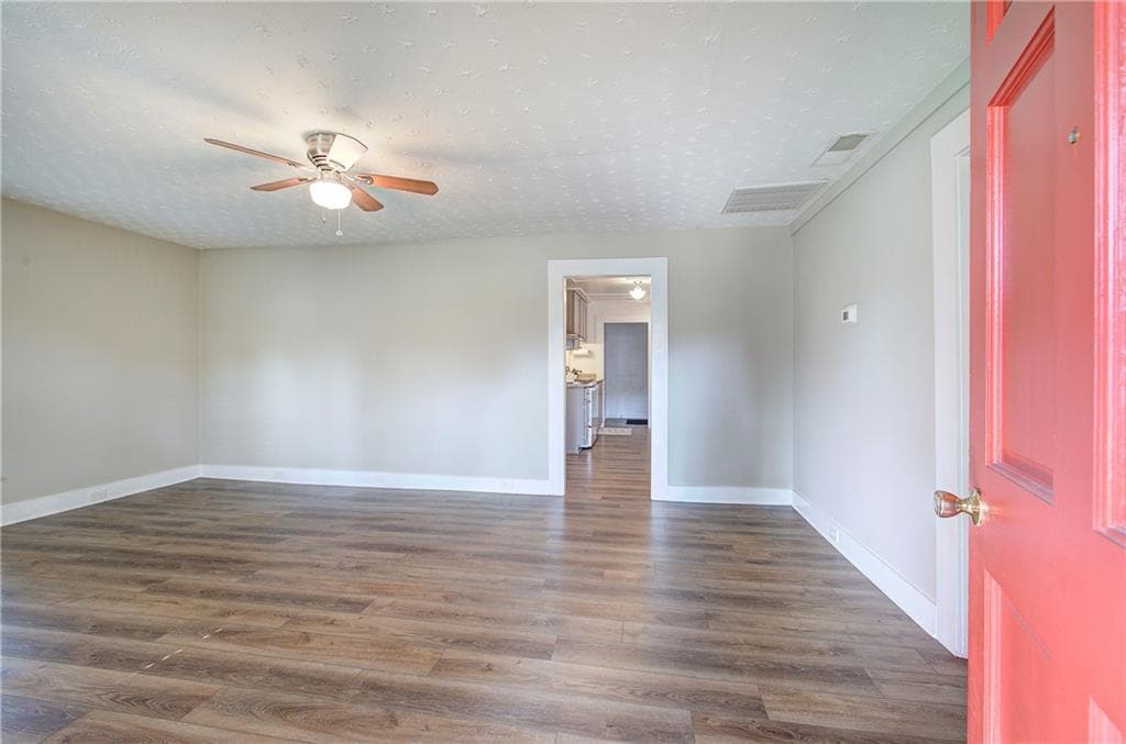 3 bedroom, 2 bathroom, 1,062 sq ft single family residence for sale at 319 S Bartow Street, Cartersville, GA 30120 — photo 3