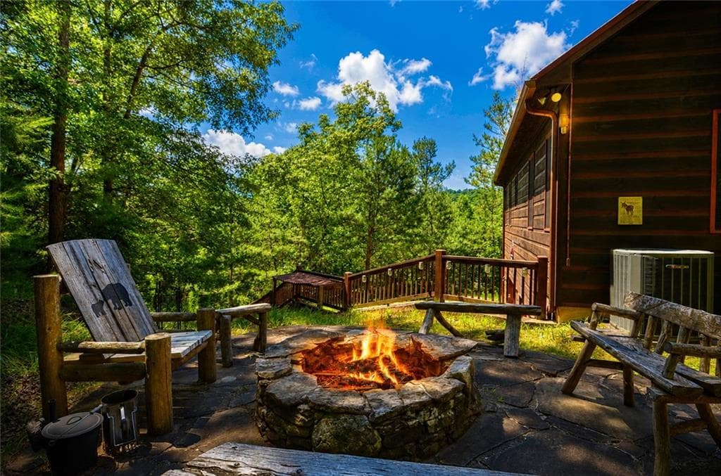 3 bedroom, 4 bathroom, 2,780 sq ft single family residence for sale at 216 Dawn Lane, Ellijay, GA 30540