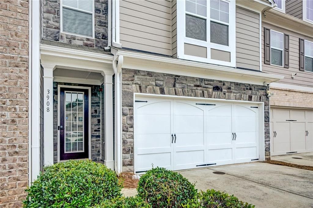 3 bedroom, 3 bathroom, 2,016 sq ft townhouse under contract at 3908 Augustine Place, Rex, GA 30273
