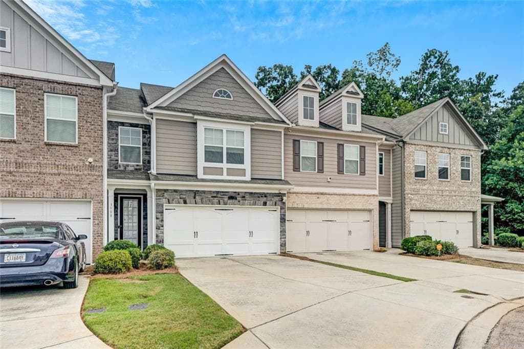 3 bedroom, 3 bathroom, 2,016 sq ft townhouse under contract at 3908 Augustine Place, Rex, GA 30273 — photo 2
