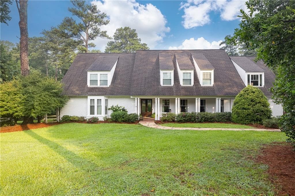 6 bedroom, 6 bathroom, 5,586 sq ft single family residence under contract at 2804 Margaret Mitchell Drive, Atlanta, GA 30327 — photo 2