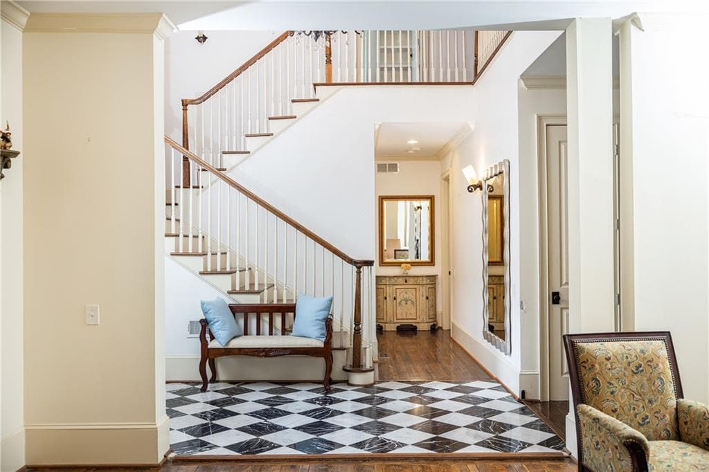 6 bedroom, 6 bathroom, 5,586 sq ft single family residence under contract at 2804 Margaret Mitchell Drive, Atlanta, GA 30327 — photo 4